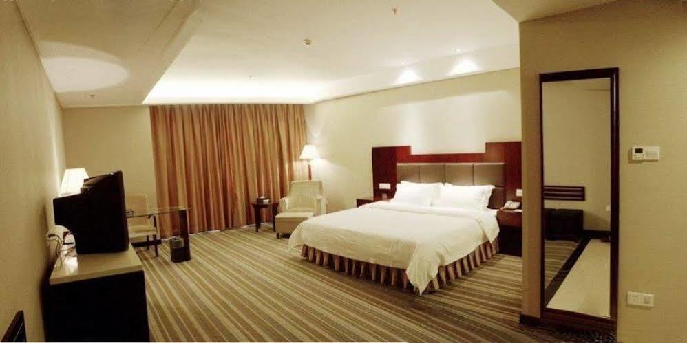 Phoenix Grand Hotel Fenghuang Exterior foto